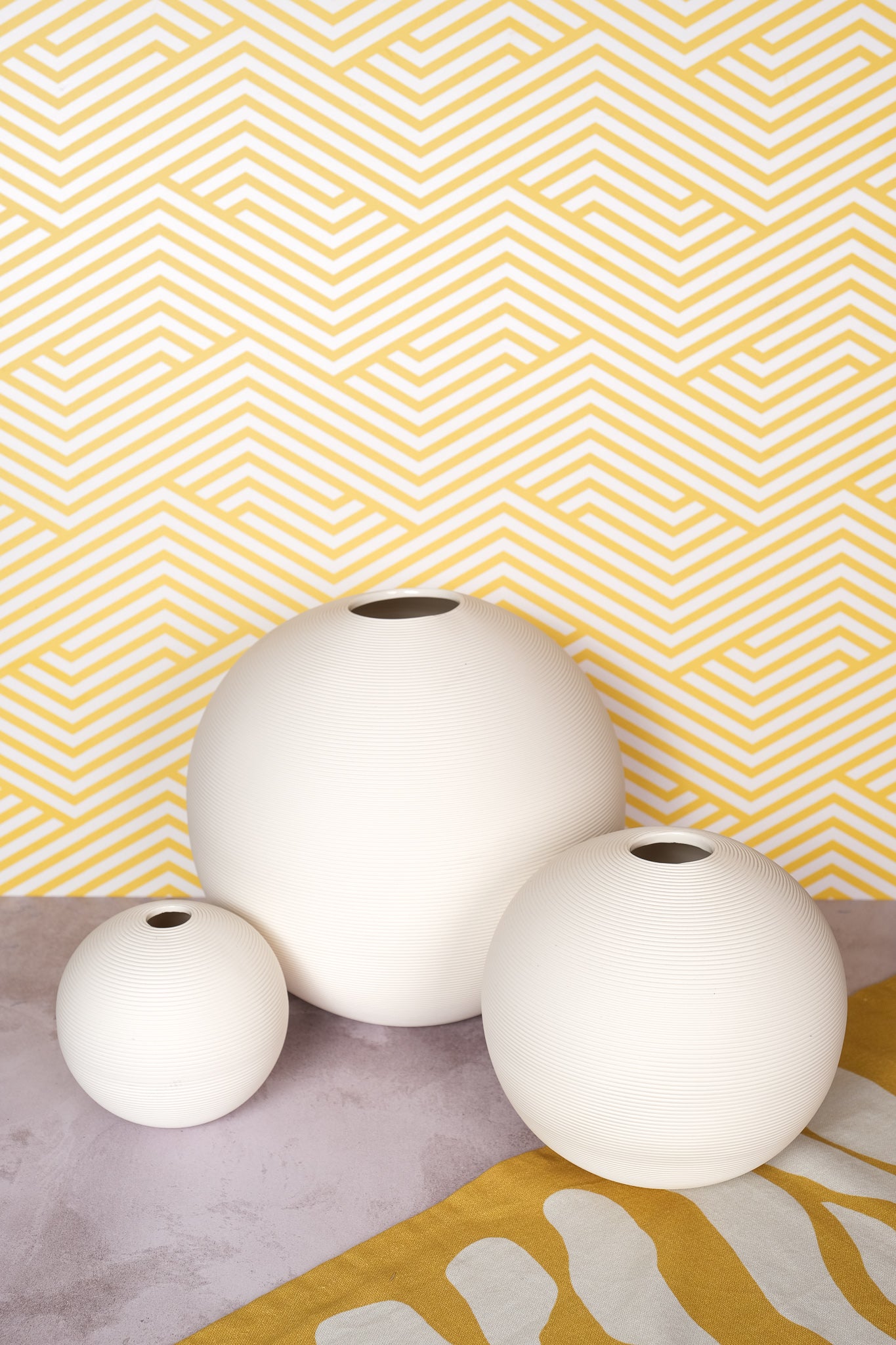 Small Ribbed White Amalfi Ceramic Vase (11cm)