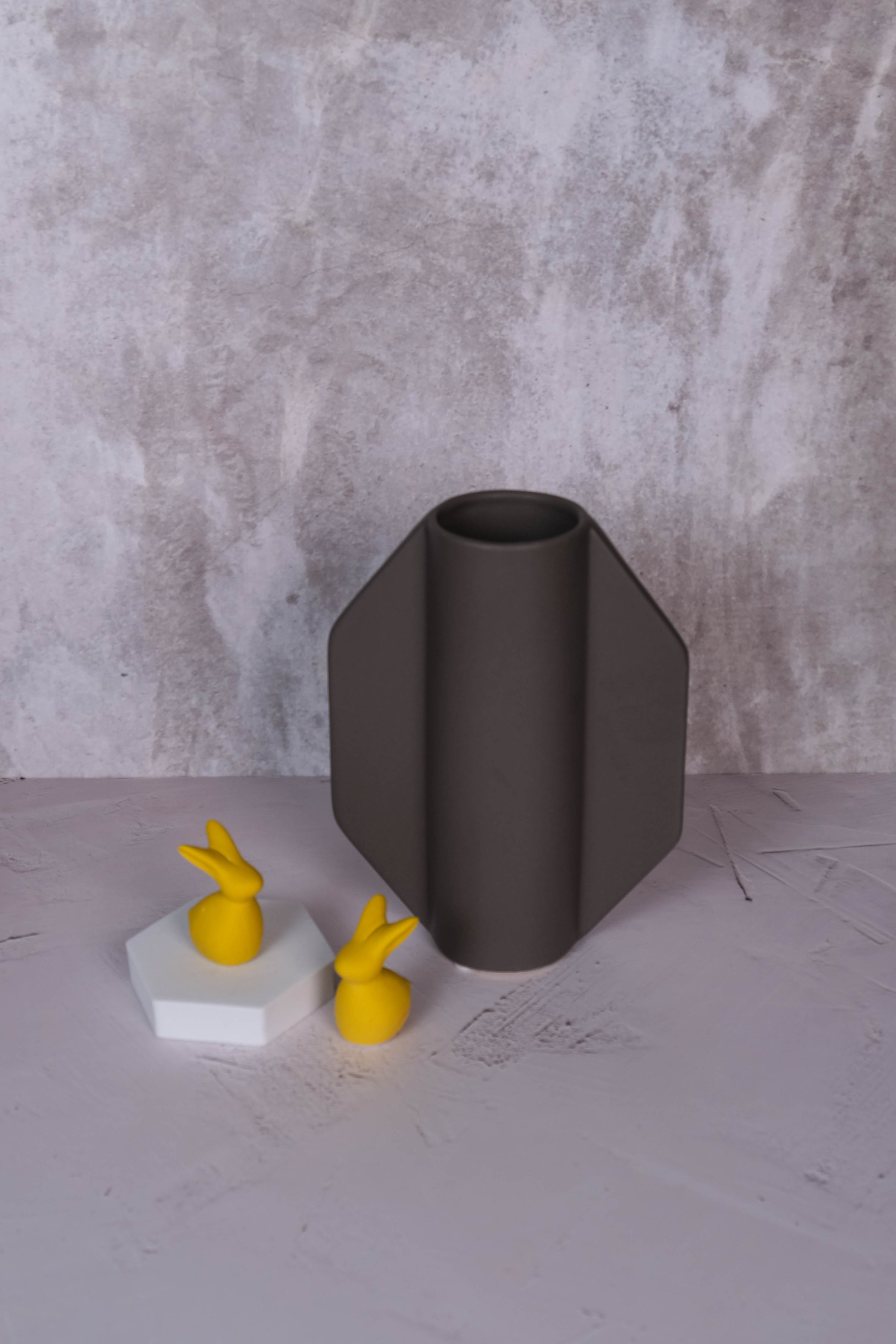Charcoal Florence Ceramic Vase (16cm)