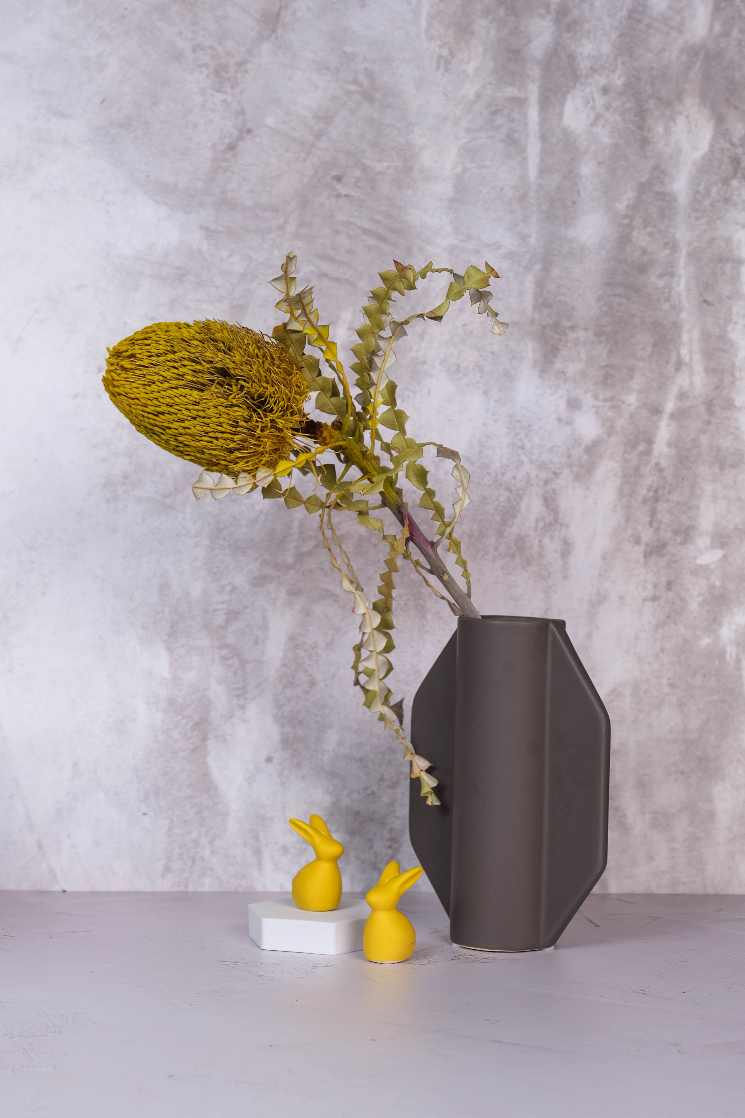 Charcoal Florence Ceramic Vase (16cm)