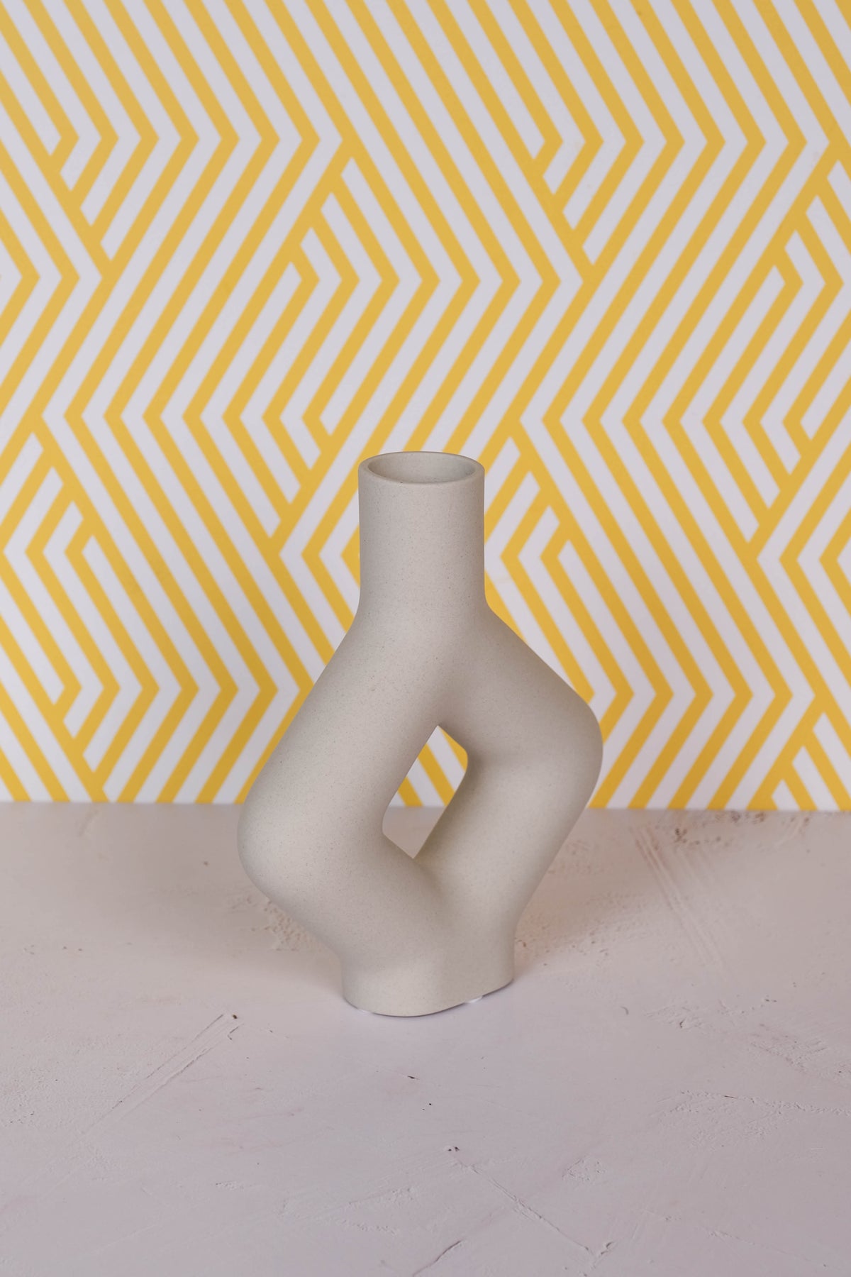 Angela Art Deco Ceramic Vase (18cm)