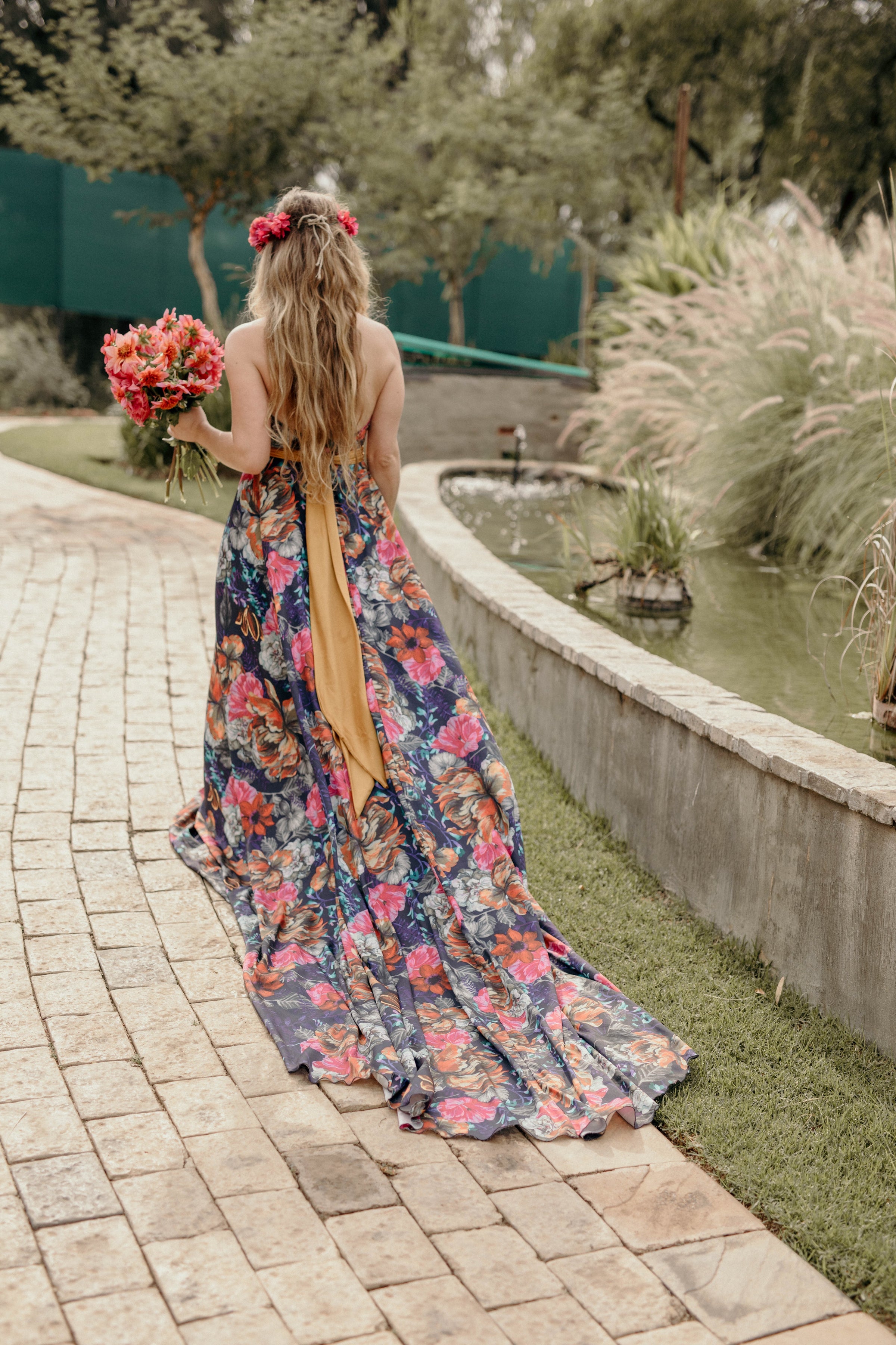 Kleurvol Dress Rentals (download catalogue)